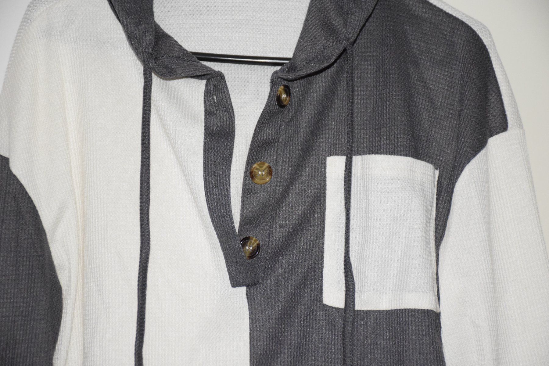 Maglioni & Felpe: Damen Kapuzenpullover mit Knopfleiste vorne Gr M/ L – Nuovo (secondo la descrizione) da Wetzikon ZH venduto da Wetzicardo25 2