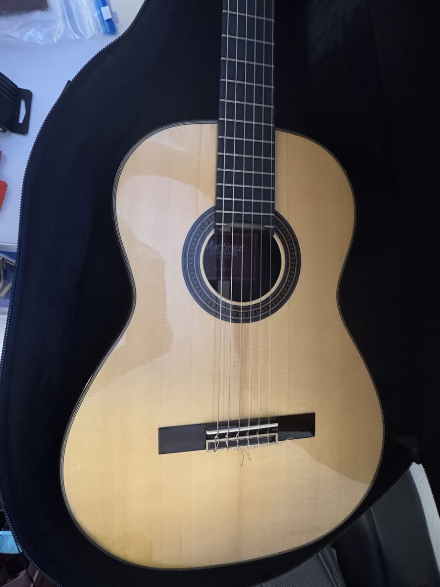 Instruments de musique: Klassische Gitarre – D'occasion à Muttenz par Elif8 1