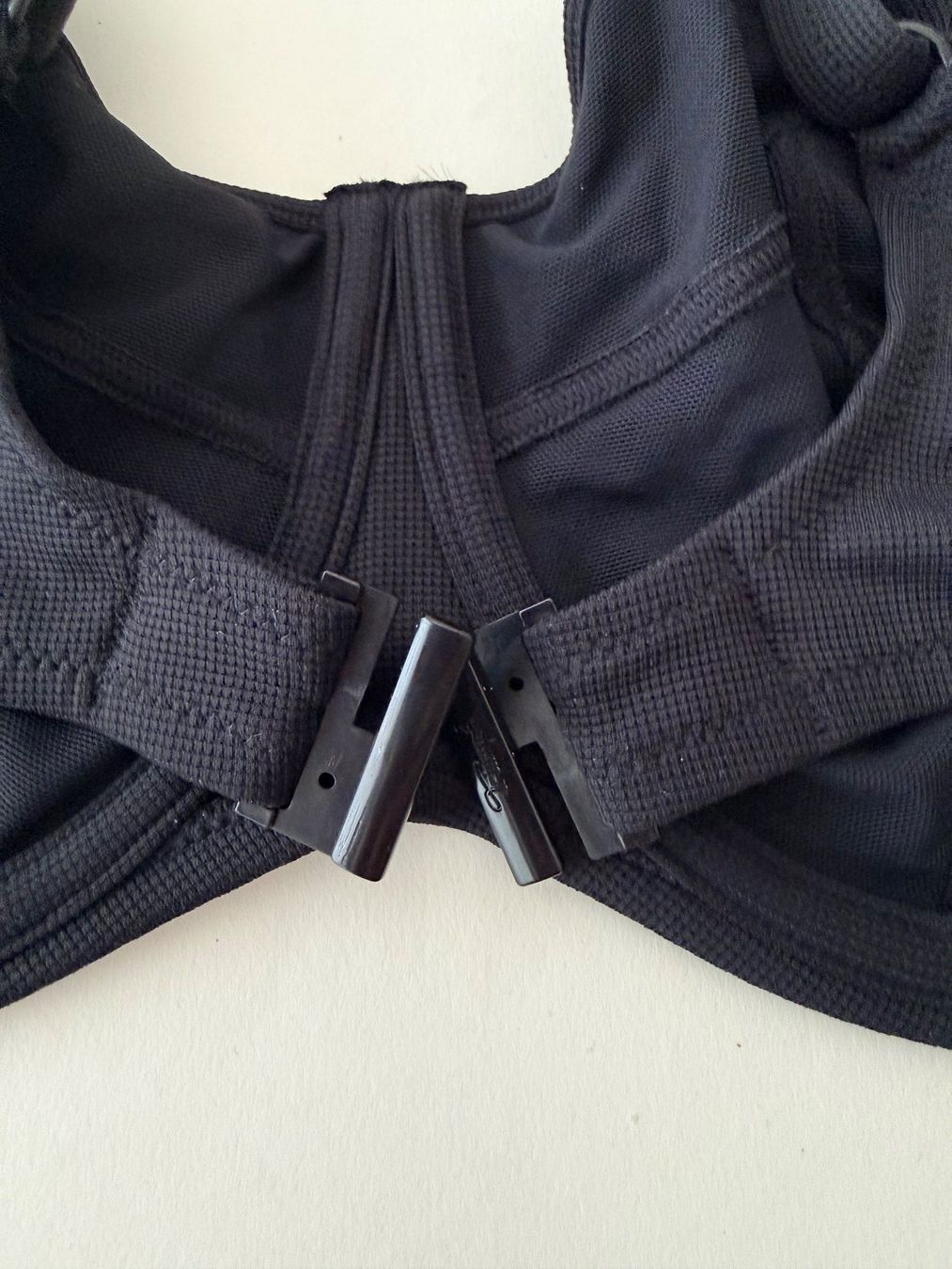 Triumph Costumi da bagno & Bikini: TRIUMPH, Bikini-Top SUMMER GLOW, Grösse 46D, Farbe Schwarz – Nuovo e nell'imballaggio originale da Rudolfstetten venduto da gst_g7xl 3