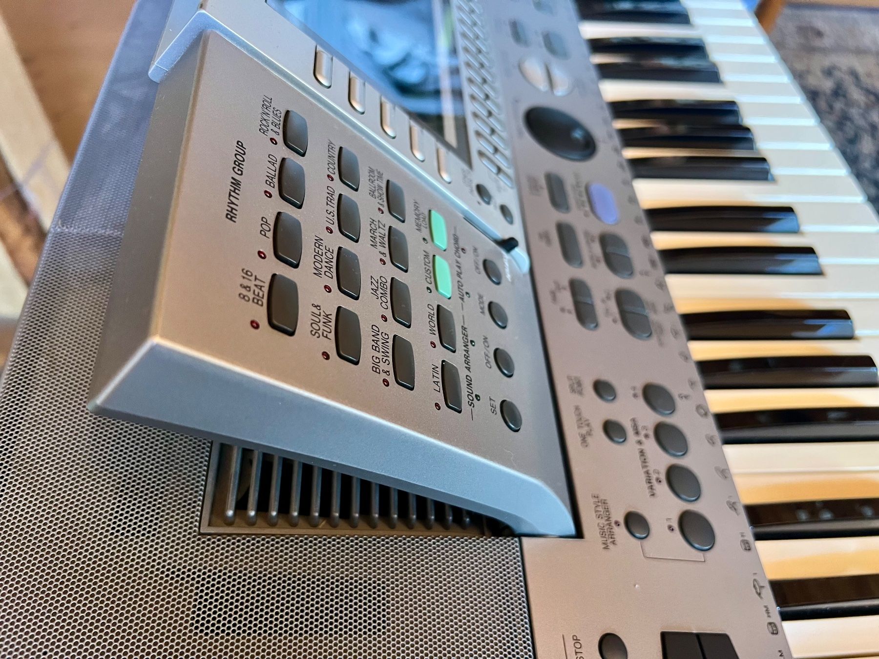 Technics Strumenti musicali: Technics KN6000 - Top-Zustand - Schnäppchen ab 1.-- Franken – Usato da Dällikon venduto da Petrage 4