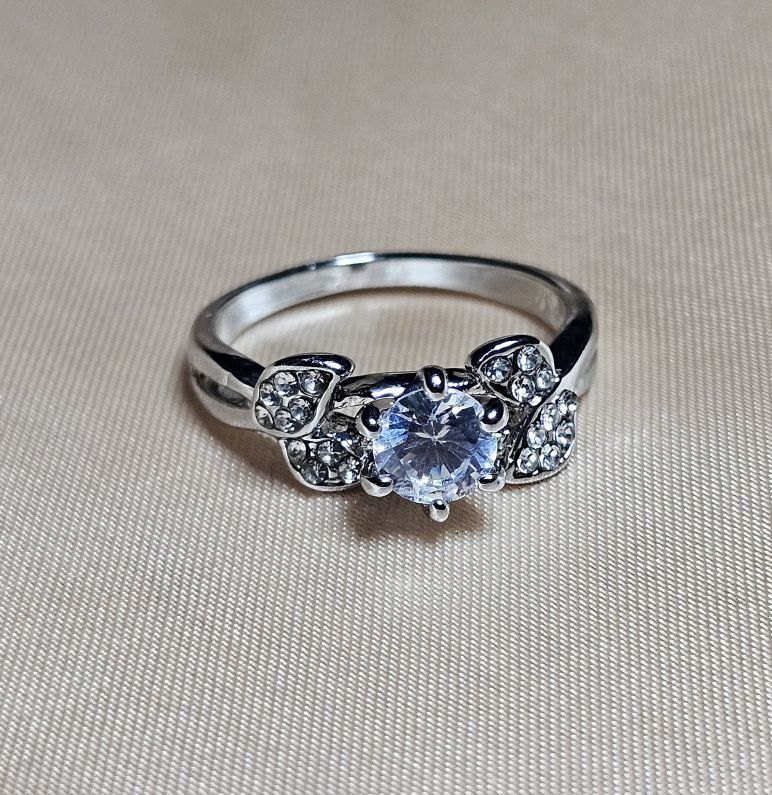 Ringe: Stilvoller Ring mit Zirkonia, 925 versilbert, Gr. 8 – Neu (gemäss Beschreibung) aus Grenchen von maretop 3