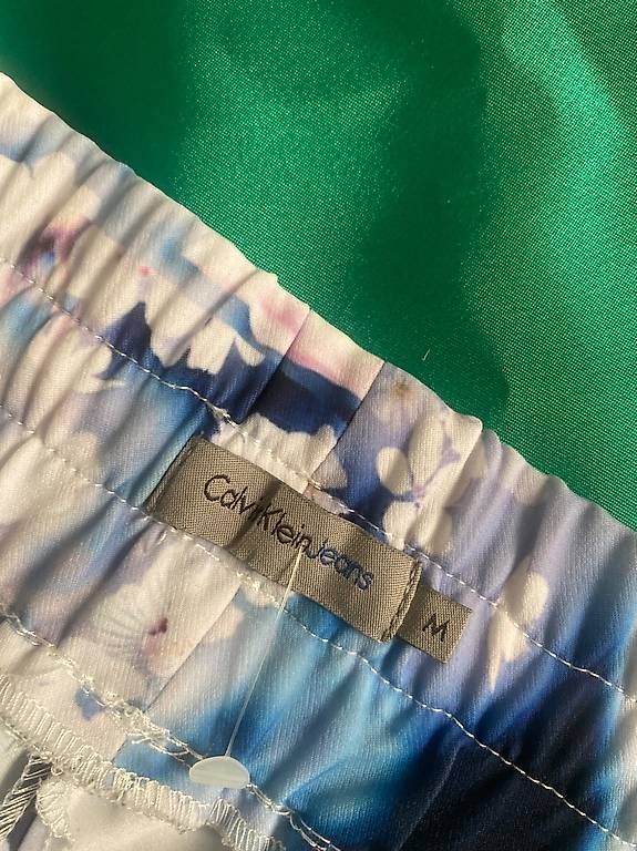 Pantaloni: Calvin Klein Short – Usato da St. Gallen venduto da Konstanza 3