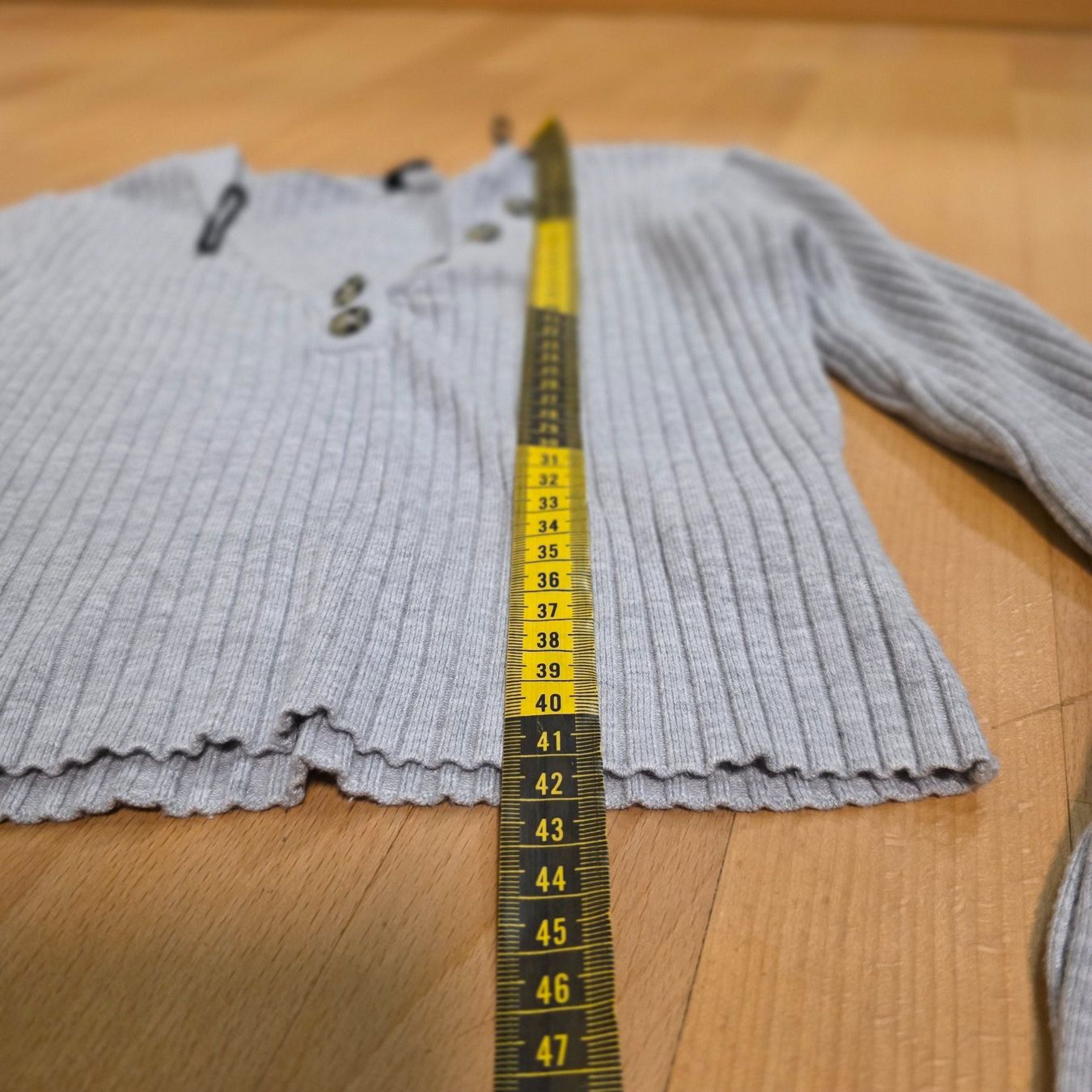 Tops: Top mit Rippmuster, hellgrau, Gr. M, neuwertig – D'occasion à Wald ZH par CapLux 7