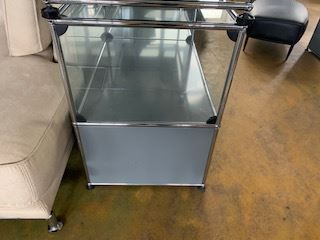 USM Regale: USM Haller Sideboard 2x2 in mittelgrau – Gebraucht aus St. Gallen von MSMoebelhandel 2