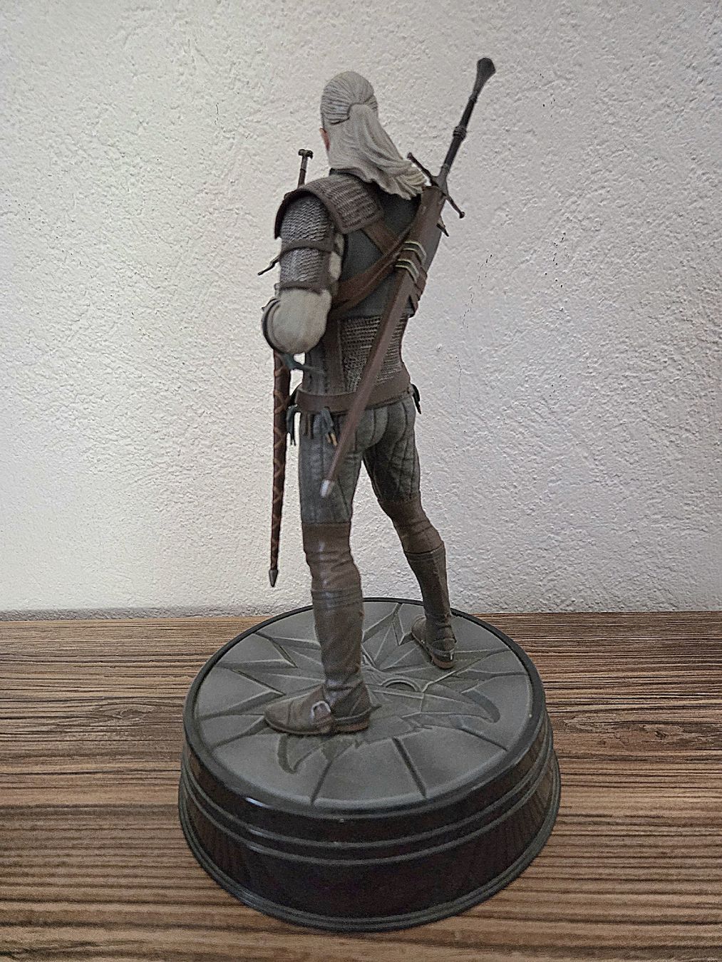 Figuren: Figurine Geralt de Riv – Gebraucht aus Villaz-St-Pierre von Weeping_Angel 2
