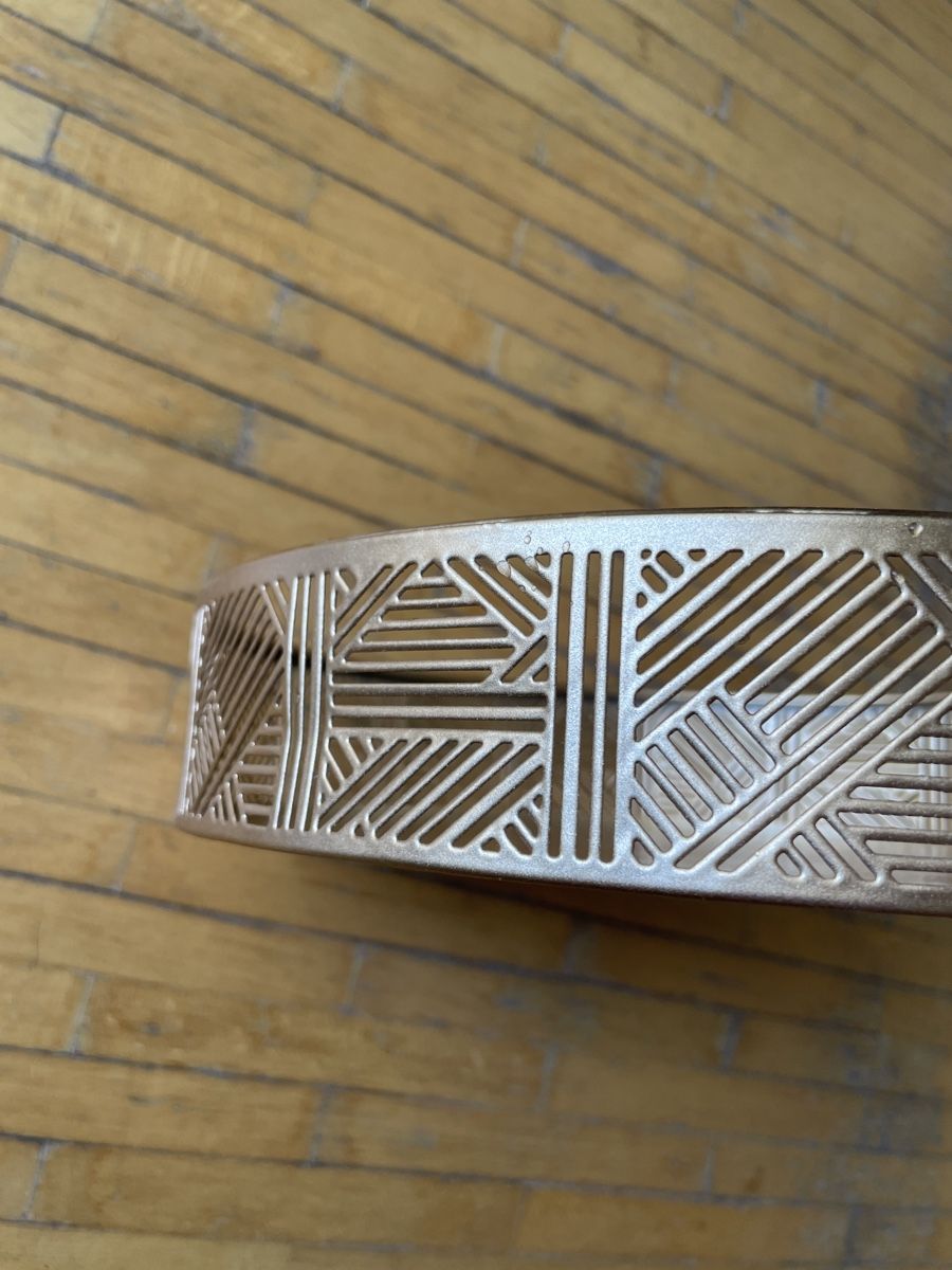 Tutte le decorazioni: Goldfarbenes Deko-Tablett mit Muster – Usato da Luzern venduto da Fledermaus82 3