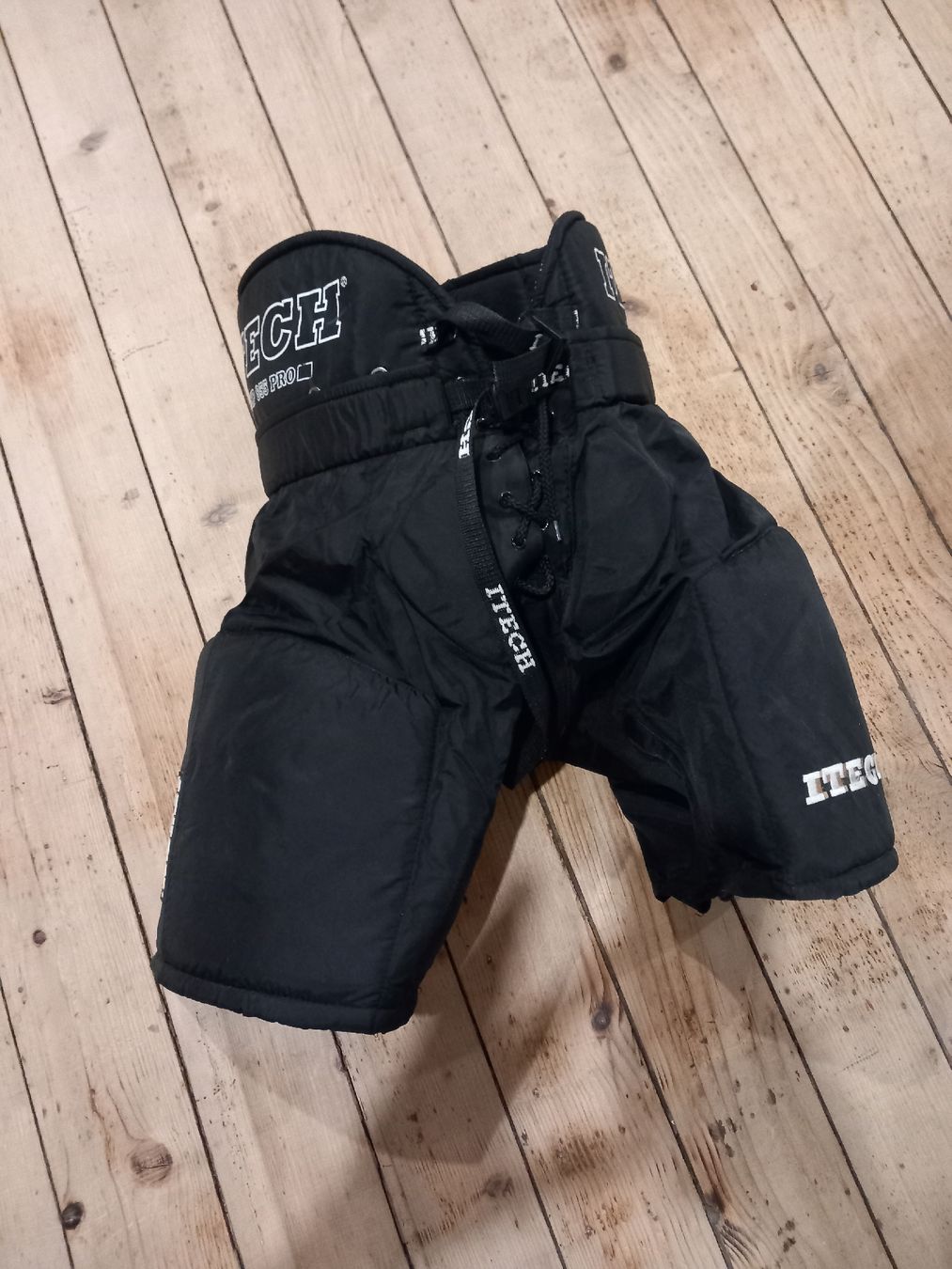 Protezioni & Imbottiture: Cuissette de hockey ITECH – Usato da Courgenay venduto da DaVe915