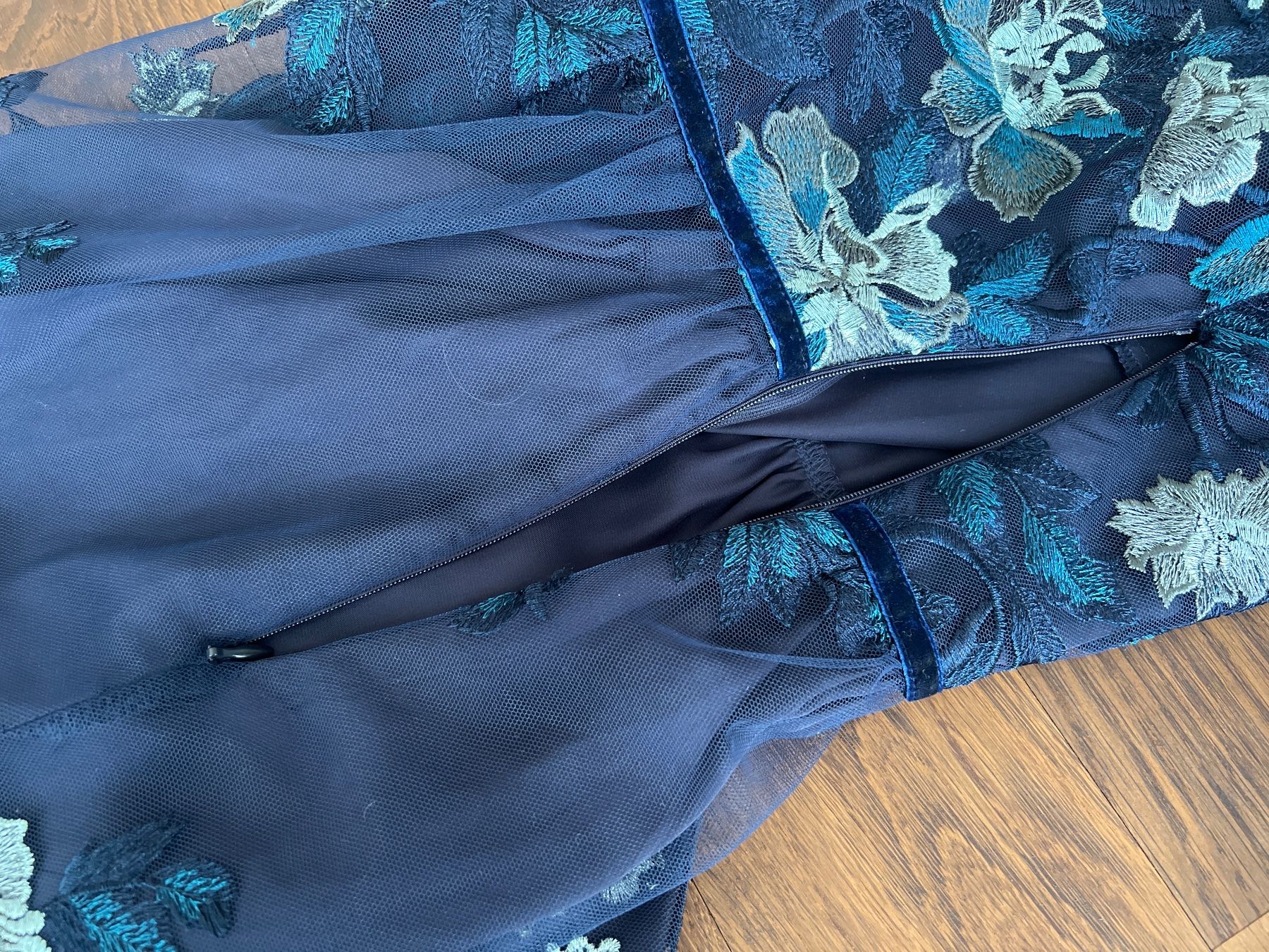 Blugirl Vestiti: Abend Kleid Gr. 38 – Nuovo (secondo la descrizione) da HORGEN venduto da vladibarca10 9