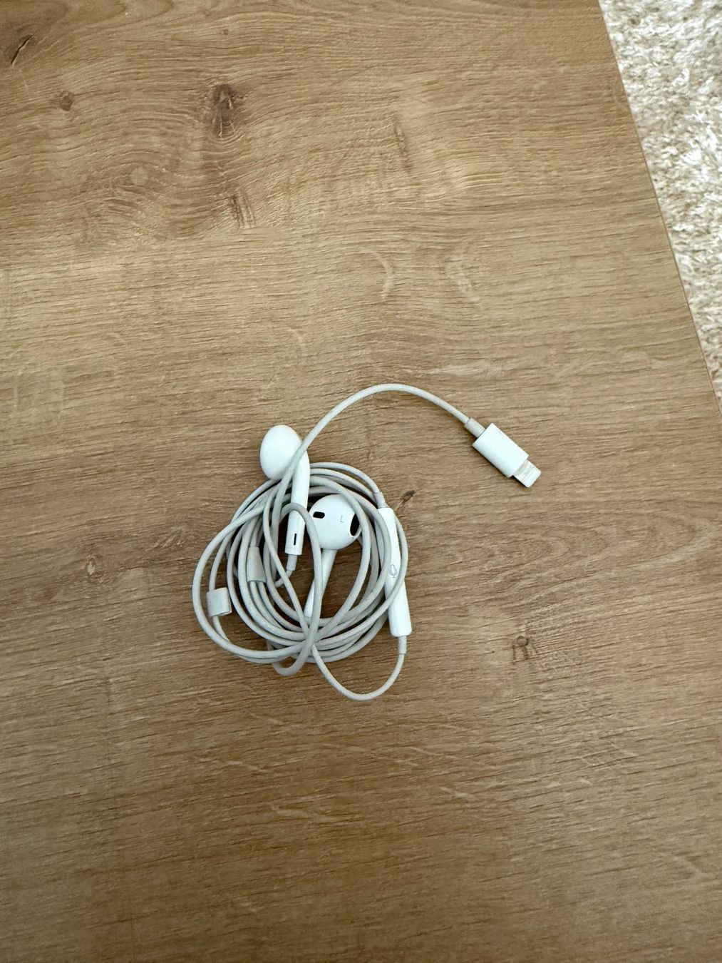 Apple Cuffie: Apple EarPods mit Lightning Anschluss, original – Usato da Dietlikon venduto da lot_rel
