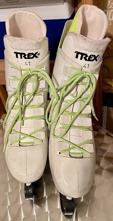 Pattini da ghiaccio: Schuhe, Schlittschuhe Grösse 41 – Usato da Stein am Rhein venduto da aju_gr6w