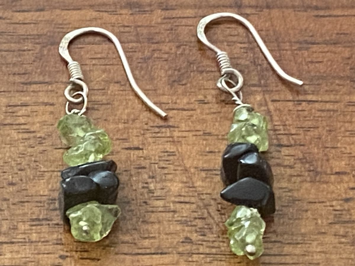 Orecchini pendenti & Orecchini a lobo: Silberohrringe mit Obsidian  und Peridot - Handarbeit! – Usato da Baden venduto da swiss-alps