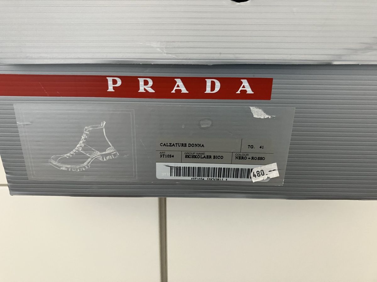 Prada Chaussures femmes: Prada Stiefel – D'occasion à losone par china06 4
