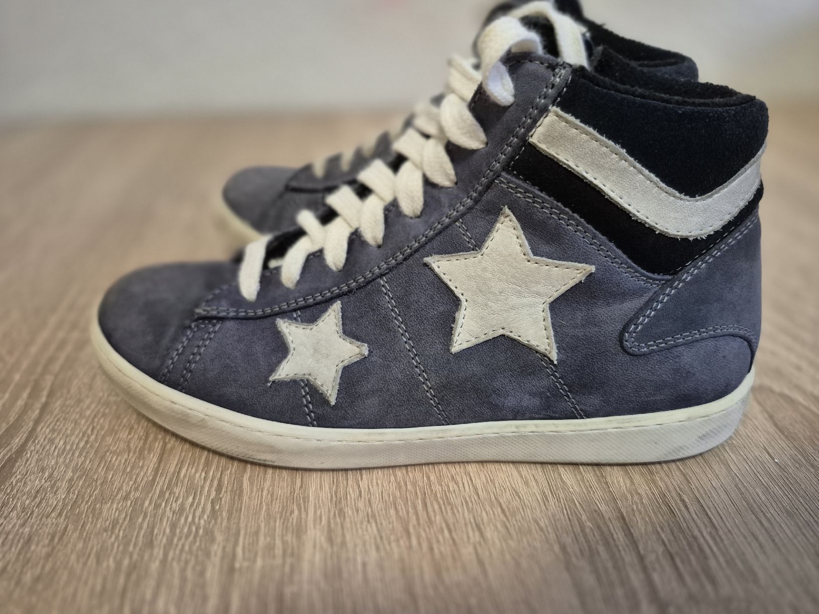 Scarpe per ragazze: sneakers   grösse 34 – Usato da Schöfflisdorf venduto da kin_2dp9 1