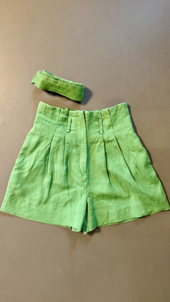 Mango Pantaloni: Shorts Mango XS – Usato da Zürich venduto da car_9vrr