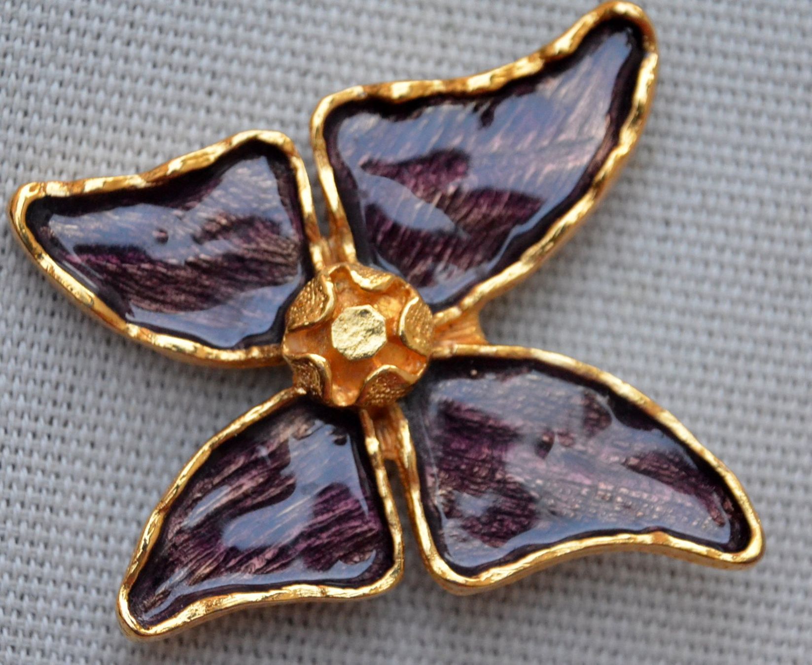 Saint Laurent Spille & Fermagli: Yves Saint Laurent Brosche / Broche – Usato da Collonges venduto da Auganien 2