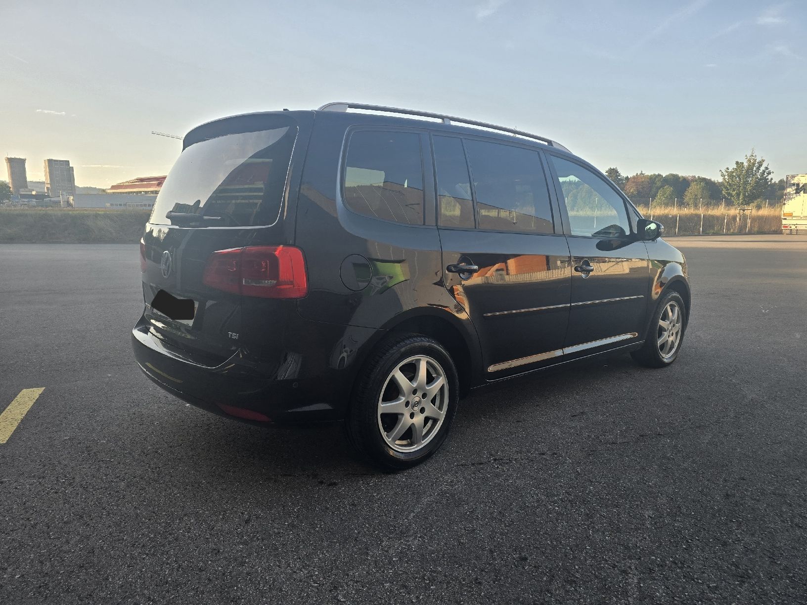 VW Autos: VW TOURAN 1.4 TSI – Gebraucht aus Alchenflüh von Carp-82 2