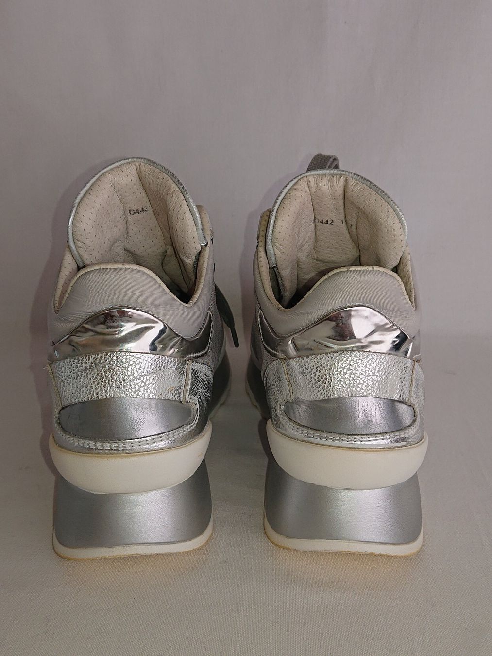 Bogner Scarpe da donna: Sneaker Low - BOGNER - 37 - Leder - silber/weiss/grau – Usato da Thusis venduto da drd_zy9w 2