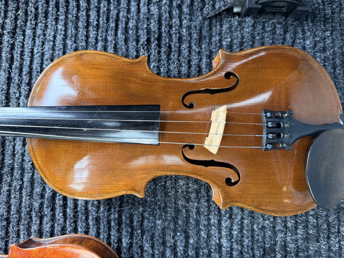 Musikinstrumente: 2 Geigen  – Gebraucht aus Domdidier von HA92 5