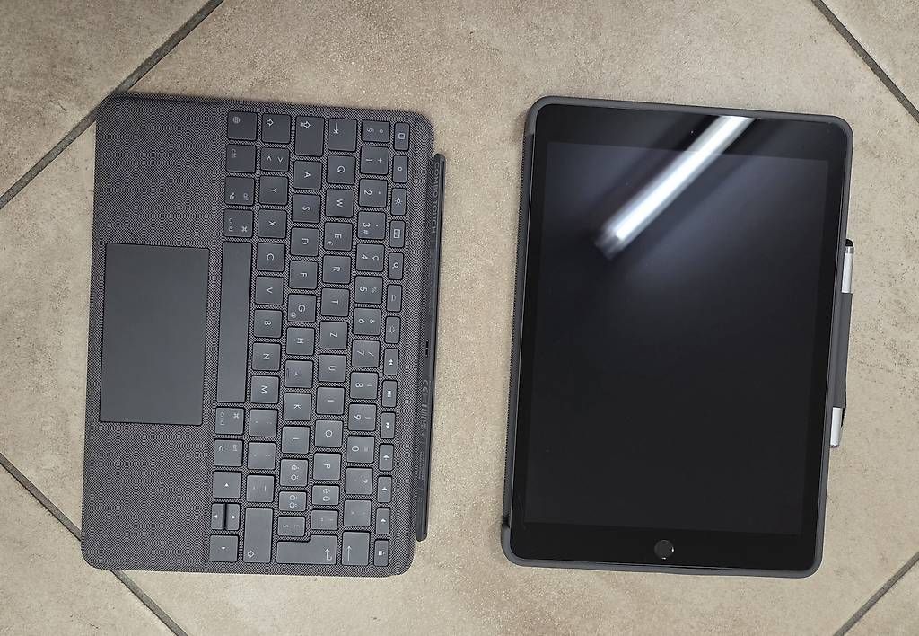 Apple Tablet PC: Apple ipad 9. Generation 256GB – Gebraucht aus Zürich von alfa1000 1
