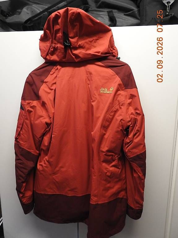 Jacken: schöne Jack Wolfskin  – Gebraucht aus Zürich von kimbalissilotti