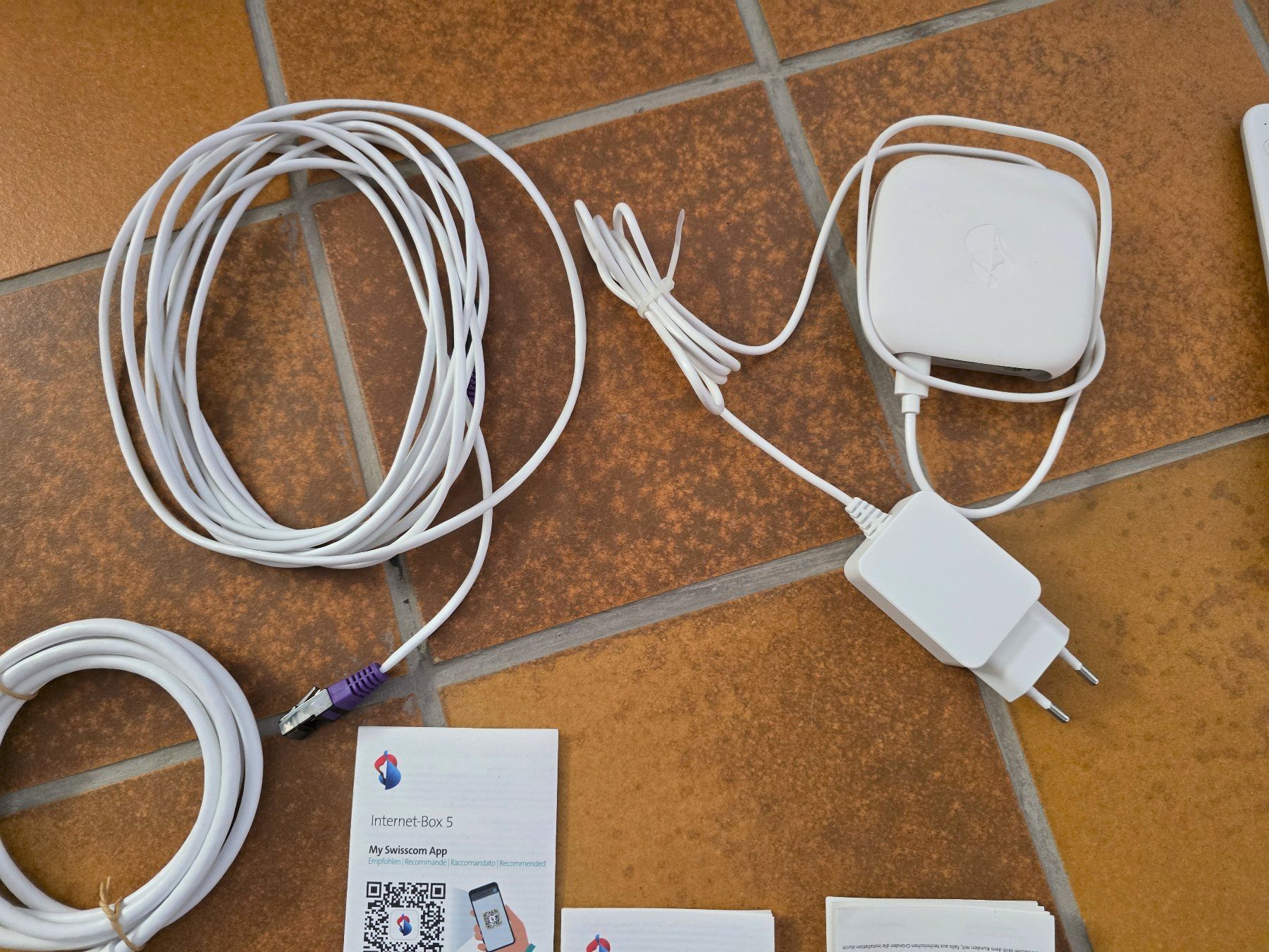 Swisscom Modems & Routeurs: Swisscom TV Box 5 – D'occasion à Savièse par lag_g86p 4