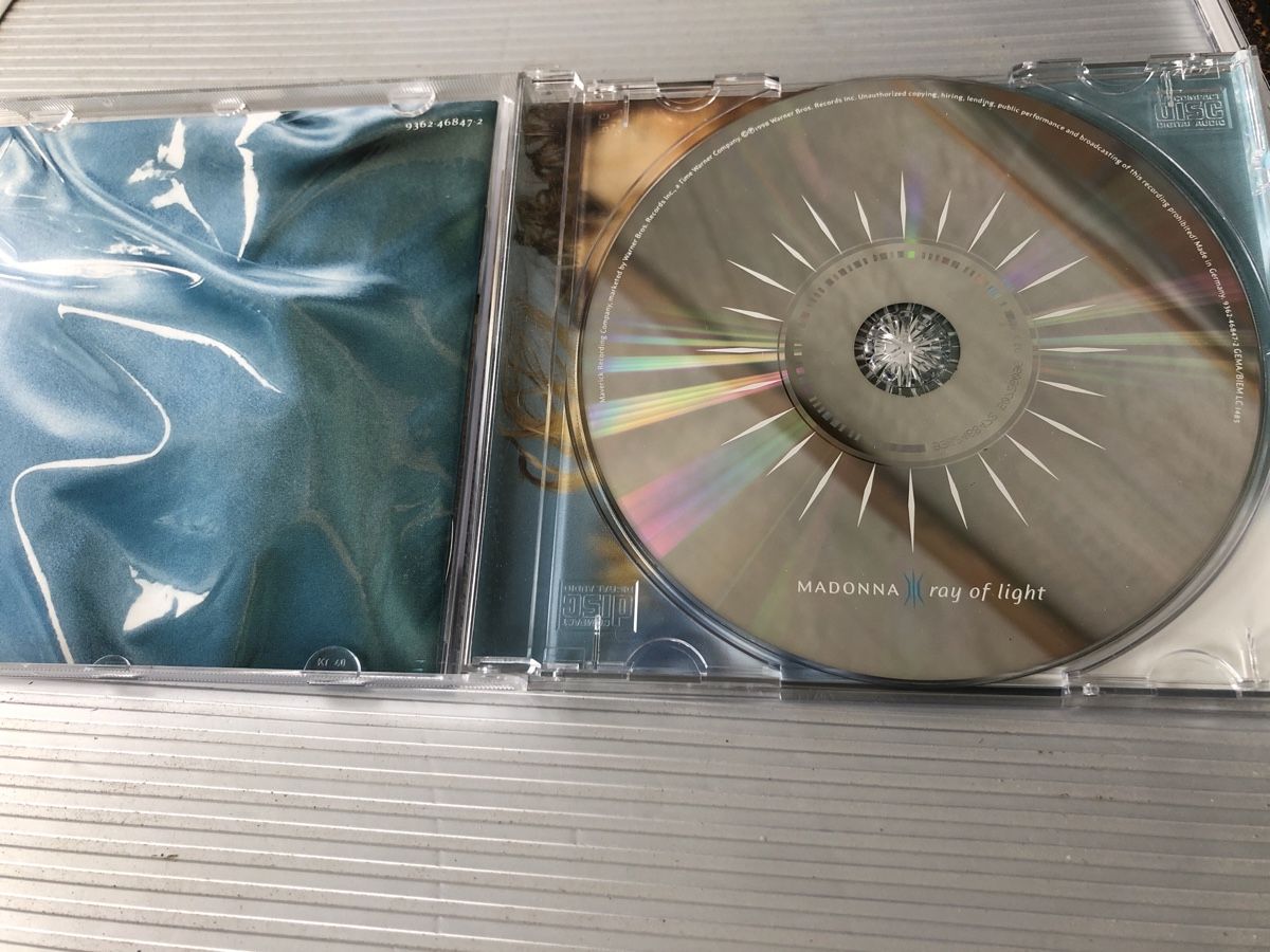 CD: Madonna - Ray of Light CD - – Usato da Flaach venduto da rubo7 1