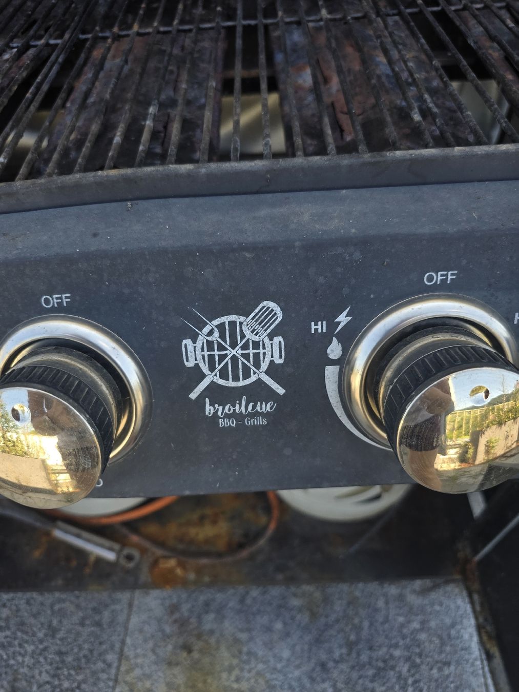 Griglie: Gasgrill broilcue mit 6 Brennern – Usato da Stein am Rhein venduto da dom_k28v 4