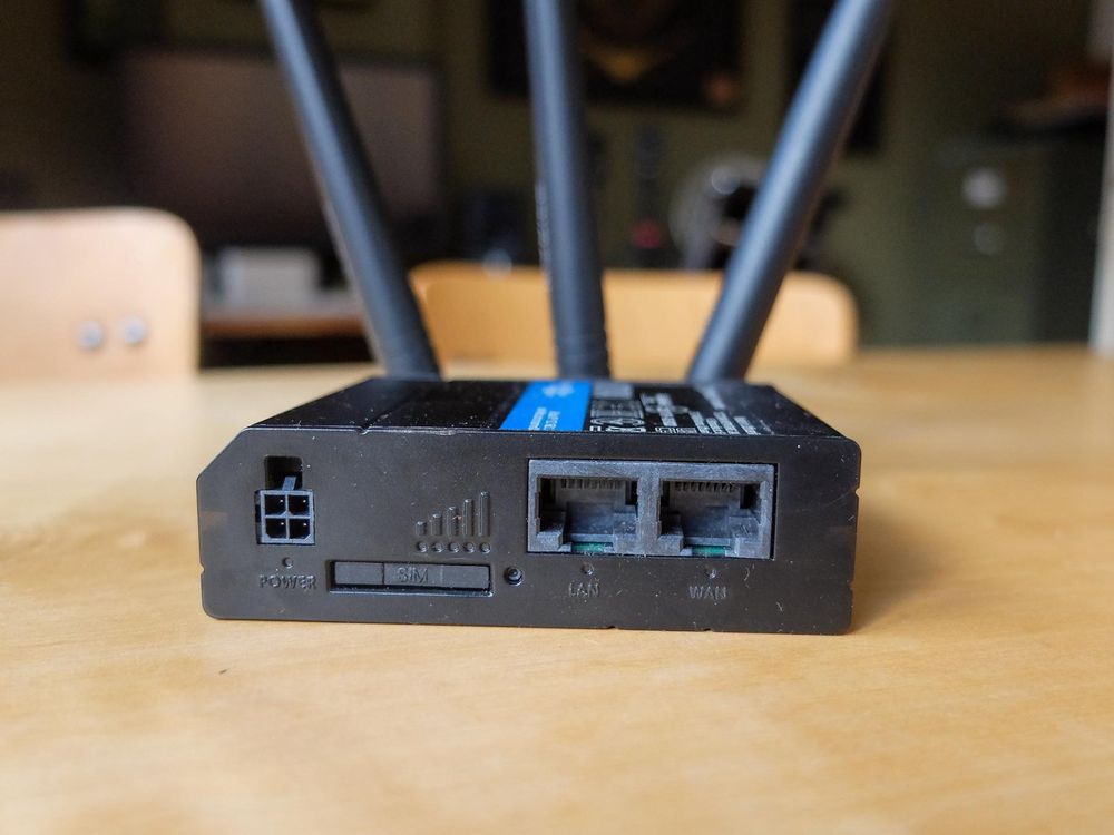 Teltonika RUT240 4G/LTE-Router mit Wifi und LAN (Gebraucht) in Zürich ...