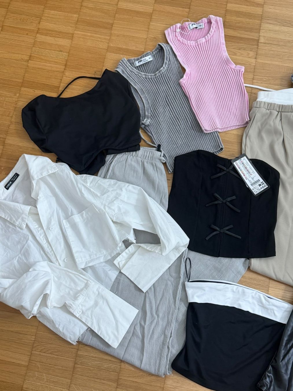 Lotti di vestiti: Trendy Kleiderpaket Grösse XS – Usato da Suhr venduto da aura06 2