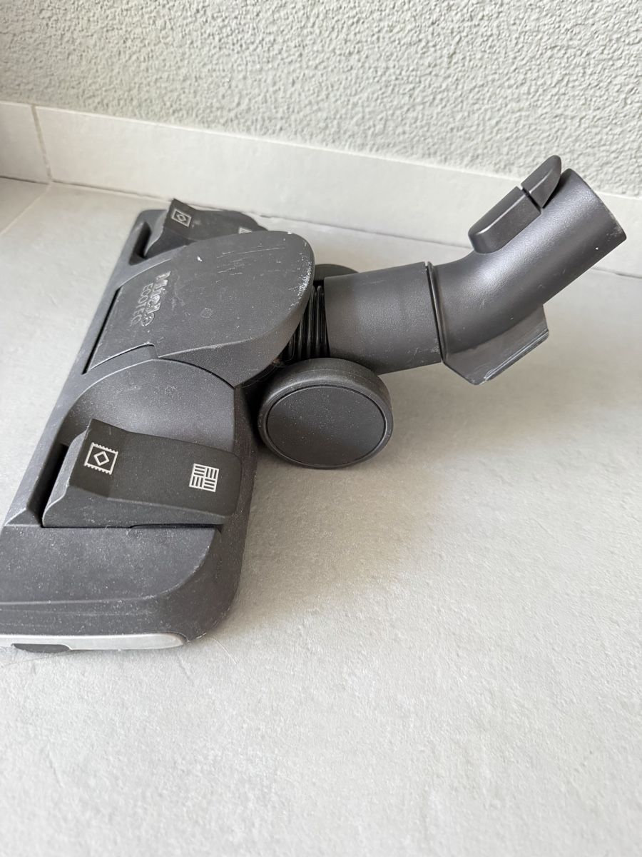 Miele Aspirapolveri & Accessori: Miele Bodendüse EcoTeQ SBD 655-3 – Usato da Flawil venduto da rudegirl17 1