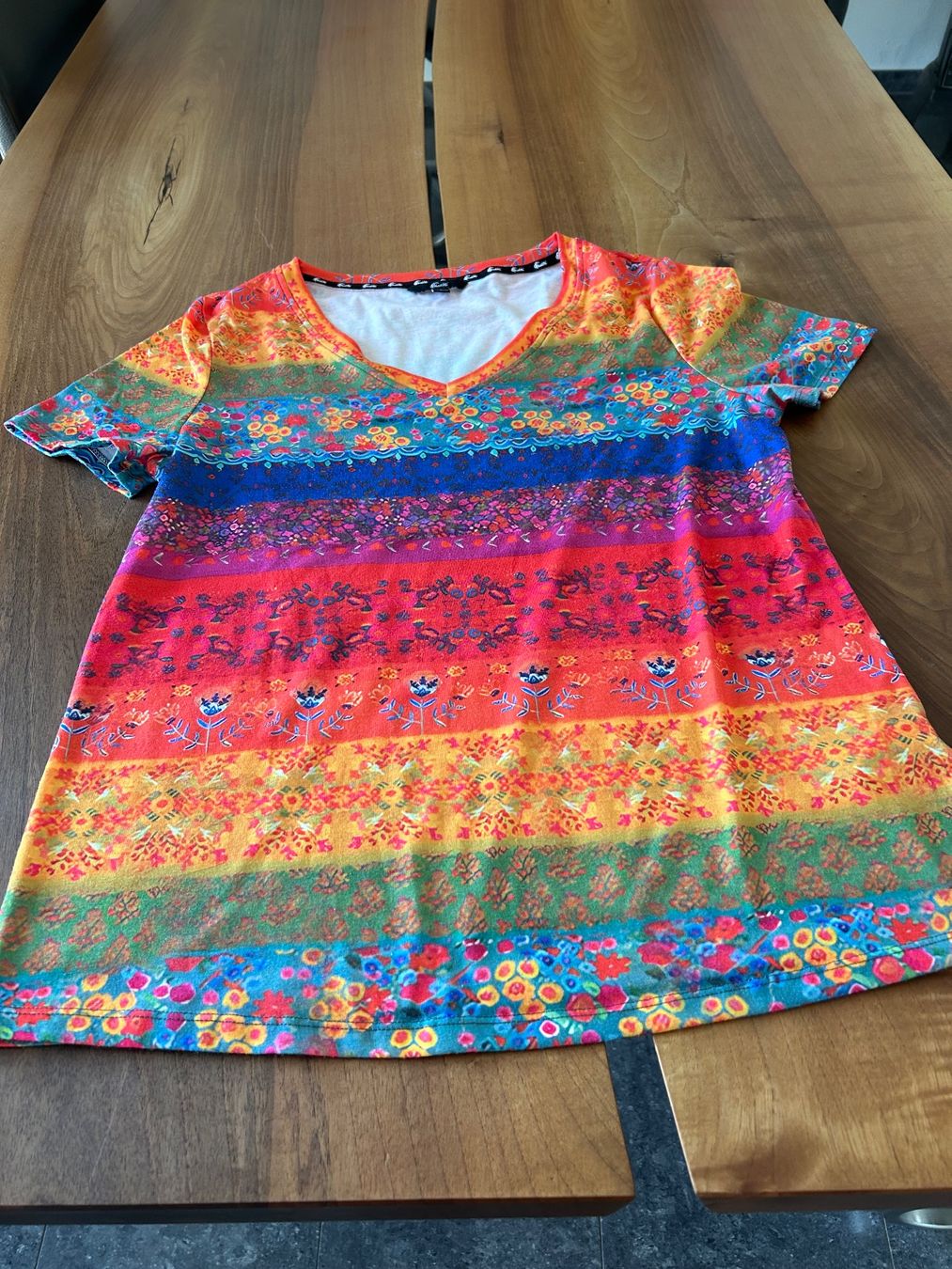 T-shirt: Sommerliches Shirt Grösse L – Usato da Schötz venduto da chousan