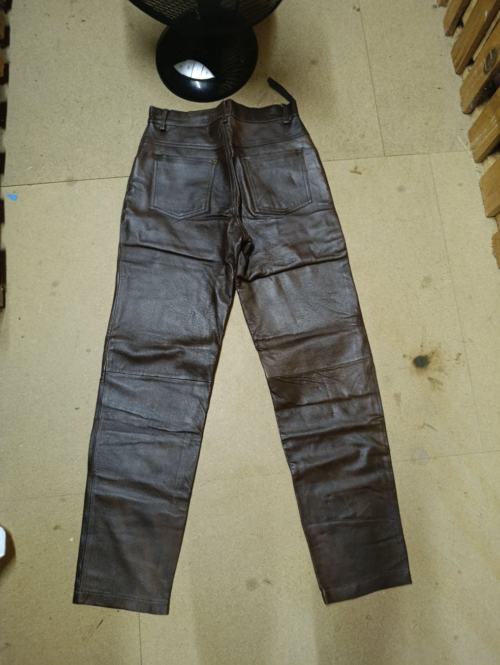 Pantaloni: Lederhose, echtes Leder, Gr. 43, Top Zustand – Nuovo (secondo la descrizione) da Horgen venduto da Nicolelardi1987 2