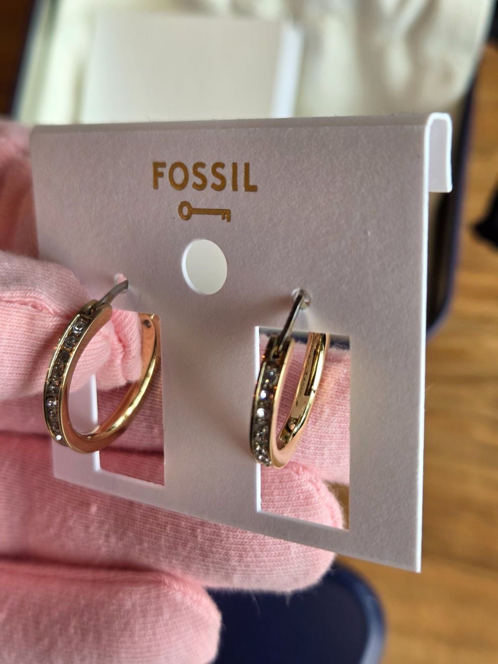 Fossil Ohrringe & -stecker: Fossil Ohrringe Creolen Gold mit Strass – Neu und originalverpackt aus Emmen von GrabandGo 5