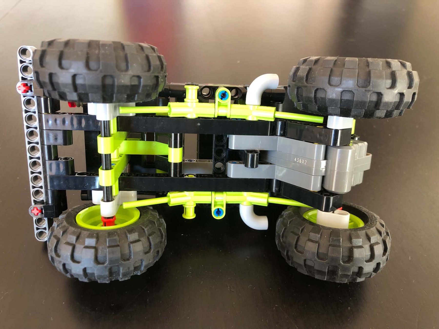 Lego Jouets: Lego Technic Monster Jam Grave Digger. – D'occasion à Nyon par BrocBox 4