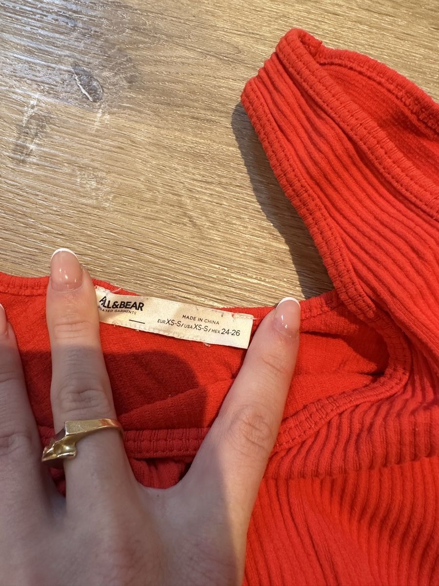 Pull&Bear Lotti di vestiti: Pull&Bear XS / S red ribbed gym set Sport / Lounge Set – Nuovo (secondo la descrizione) da Zürich venduto da Isabella123 2