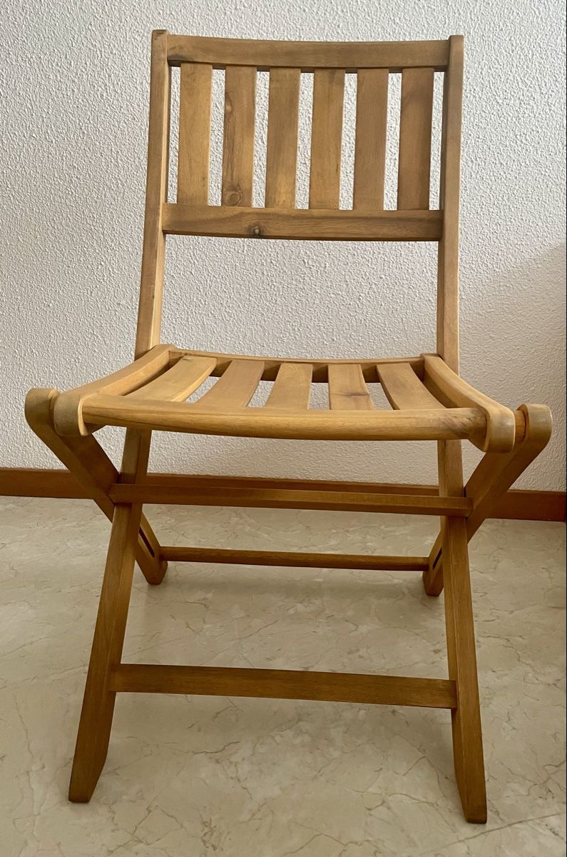 Stühle: Vier Klappstühle aus Holz – Neu (gemäss Beschreibung) aus Schönenberg ZH von Pferdeschnauze