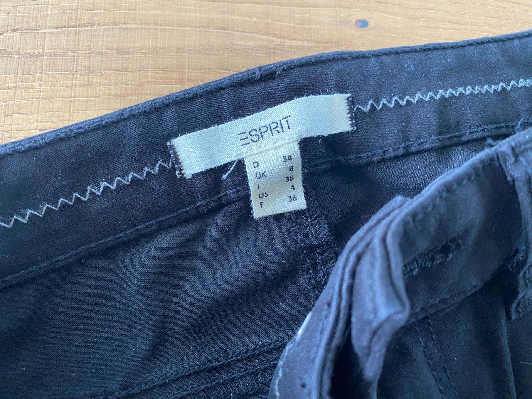 Esprit Pantaloni: Esprit Hose skinny – Nuovo (secondo la descrizione) da Unterterzen venduto da bac_287t 1
