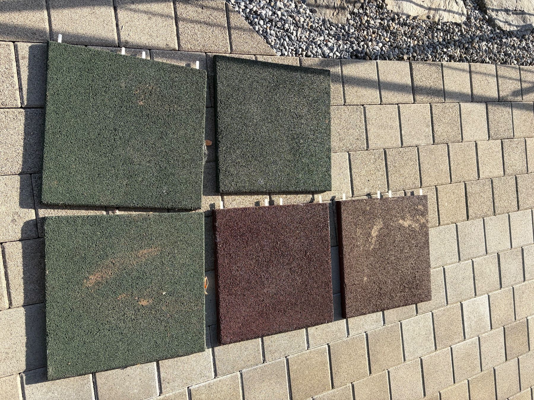 Rivestimenti per pavimenti: Fallschutzmatte – Usato da Krattigen venduto da Smudo66