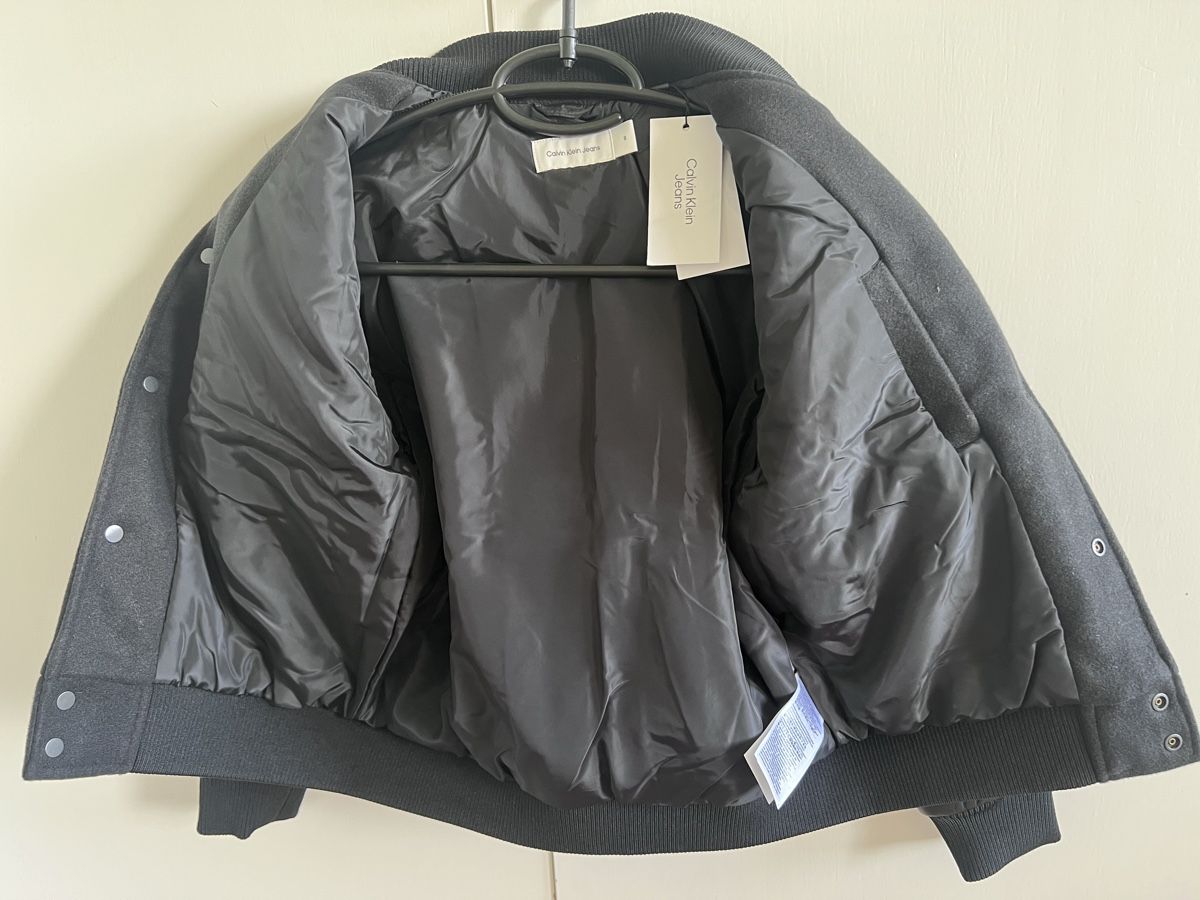 Calvin Klein Jacken & Mäntel: Varsity-Jacke- 8 Grosse Black – Neu (gemäss Beschreibung) aus Bäretswil von esthersitak 3