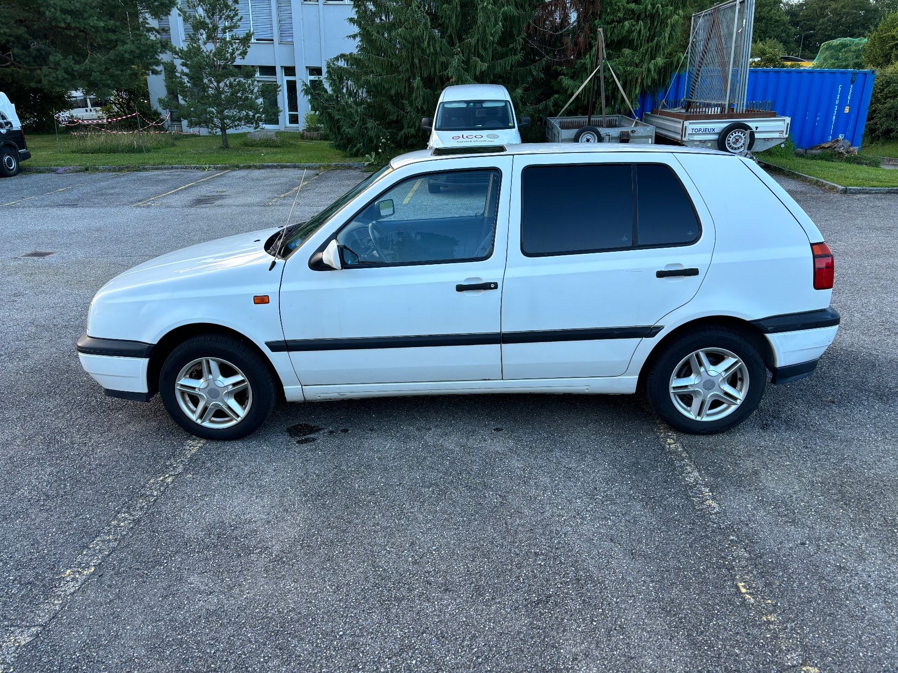 VW Automobili: Vw golf 3 75000km – Usato da Châtelaine venduto da Cartoon19 1