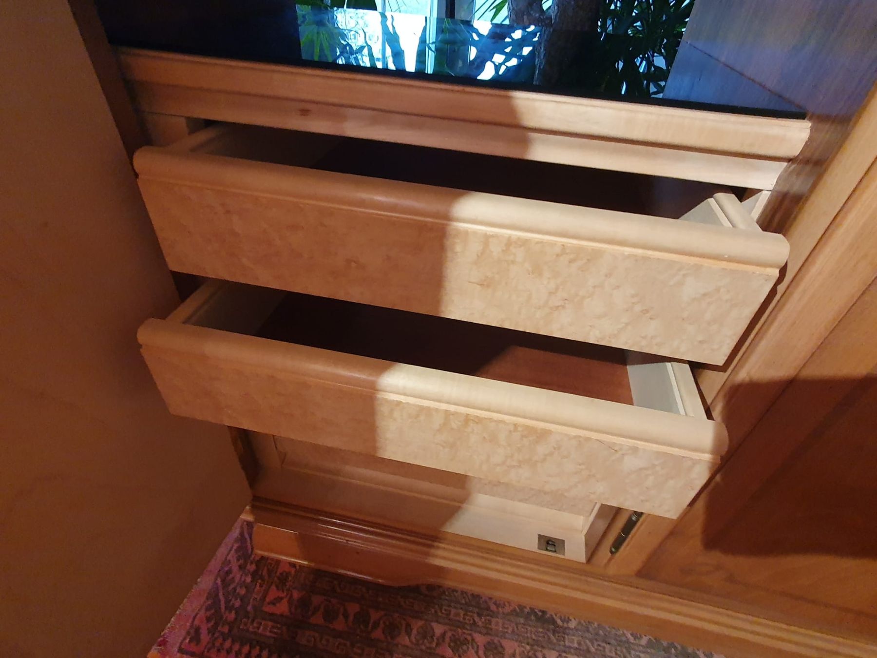 Credenze: Buffet aus Nussbaumholz – Usato da Lyss venduto da rox_pm9x 2