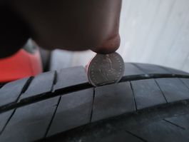 Bridgestone Sommerreifen 245/40 R19 mit rest Profil