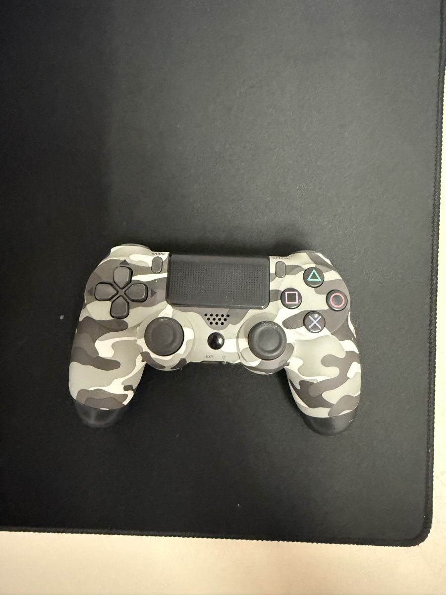 Sony Console: Ps4 Controller camouflage benutzt – Usato da Schlieren venduto da fhaifawi