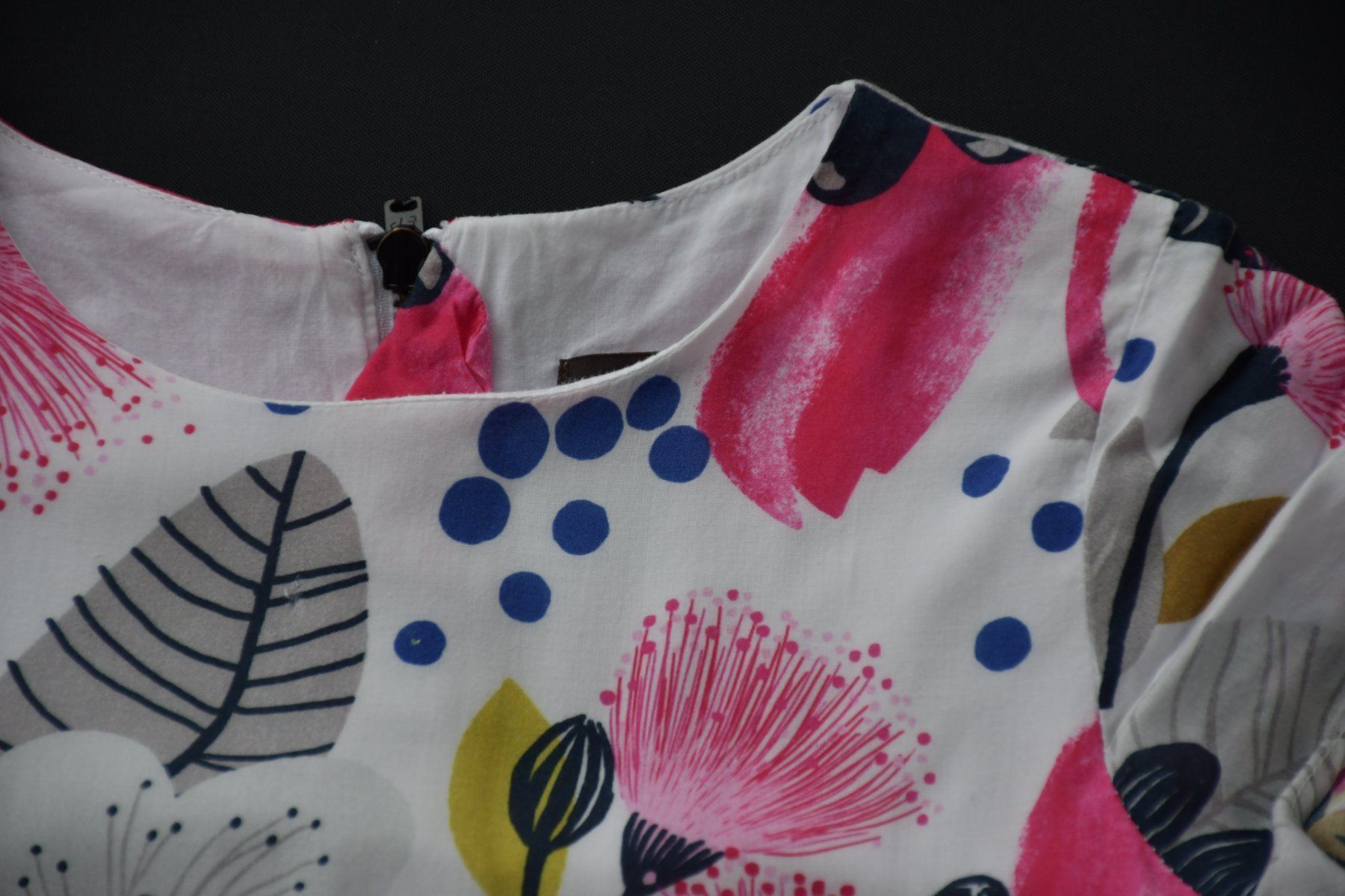 Catimini Vestiti & Gonne: Cardigan, Kleid Catimini gr.128 – Usato da Nuglar venduto da Korsika2 3