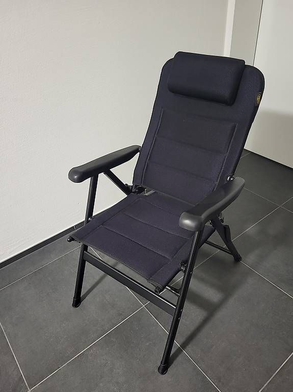 Set di tavolo e panche: Campingtisch und 3 Stühle, 2 Hocker – Usato da Meisterschwanden venduto da Michael_Wuethrich 4