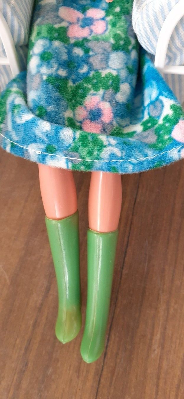 Bambole: Barbie 1970er mit Stuhl und Accessoires – Usato da Mörschwil venduto da lindaswunderkiste 4