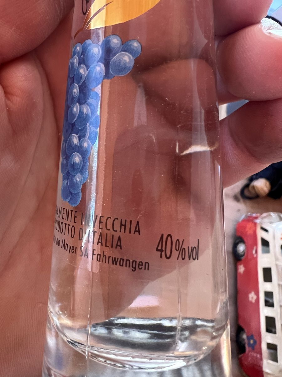 Modellautos: VW-Bus Hippie Retro-Style mit Surfbrett mit Grappa Barolo – Neu (gemäss Beschreibung) aus Kallnach von luk_9tdh 6
