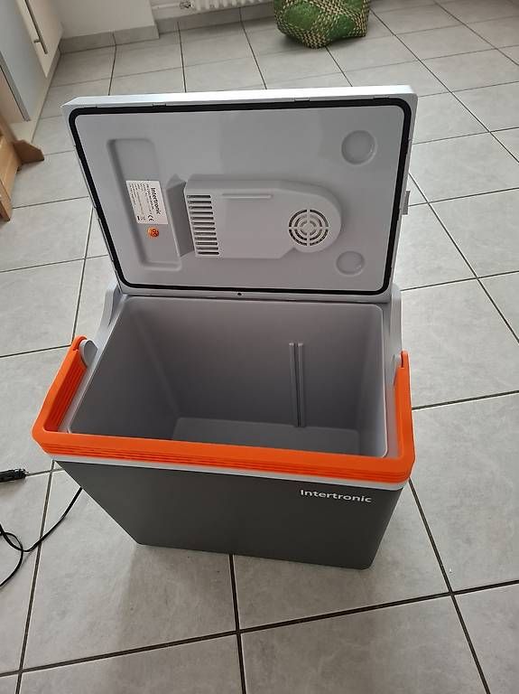 Frigoriferi & Refrigeratori: Kühlbox 12V – Usato da gächlingen venduto da 68charger 3