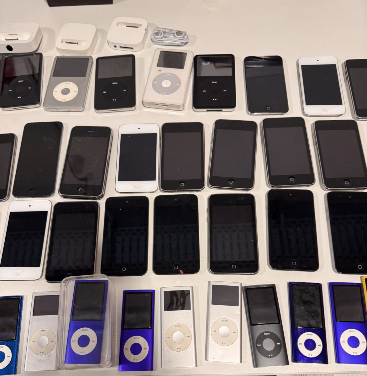 Apple Tragbarer Mediaplayer: Grosse iPod-Sammlung – ca. 30× Apple iPods – Gebraucht aus Luzern von sinni 2