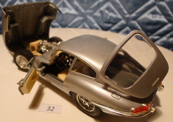 Jaguar Modellini d'auto: Jaguar E-Type Coupe Modellauto, silber, neuwertig – Nuovo (secondo la descrizione) da Steffisburg venduto da Gswiss 5